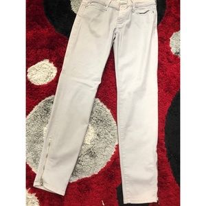 Light gray zippered ankle skinny jeans